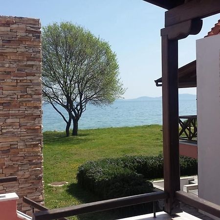 Beachfront Stylish Maisonette In Ierissós Eksteriør bilde