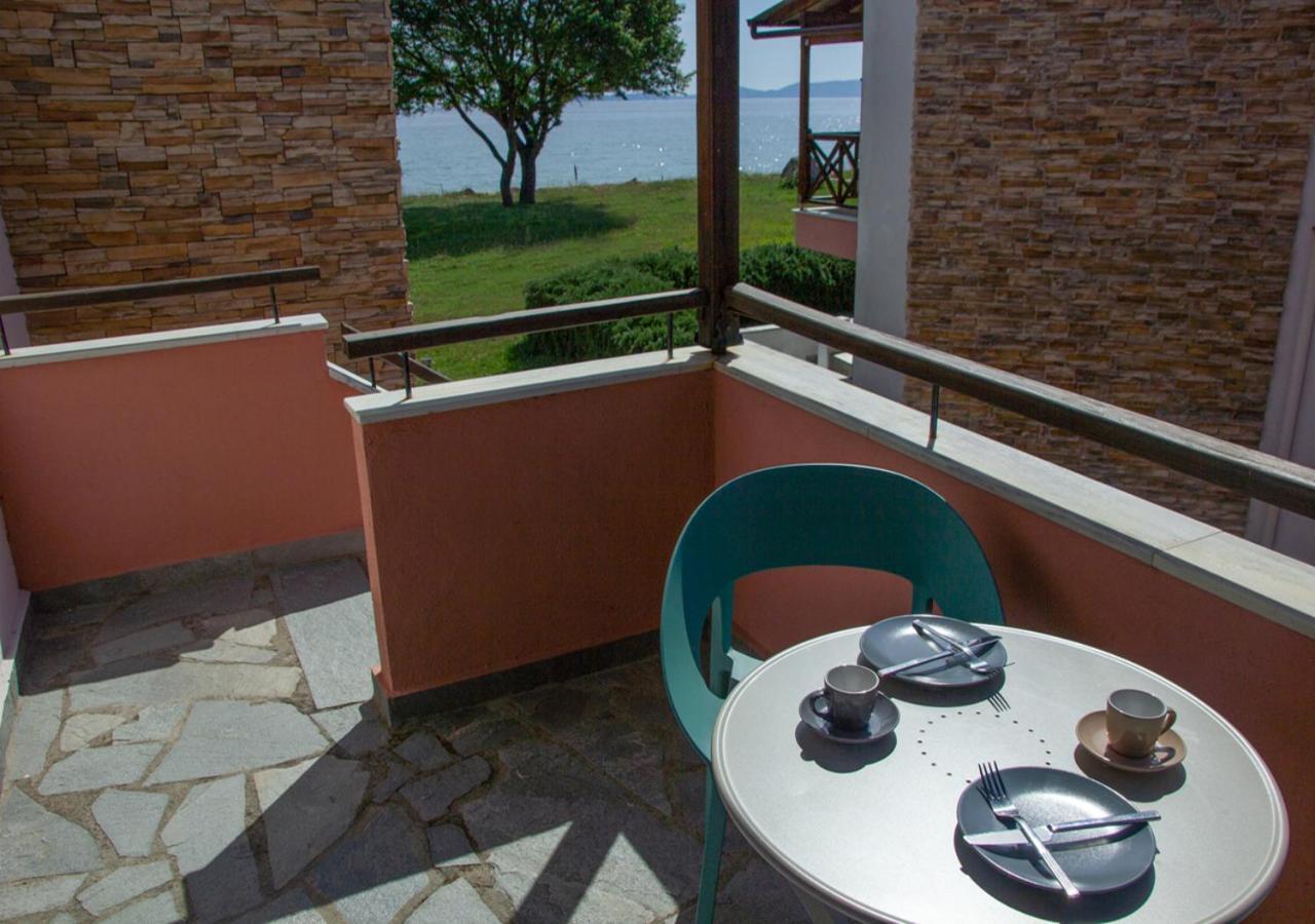 Beachfront Stylish Maisonette In Ierissós Eksteriør bilde